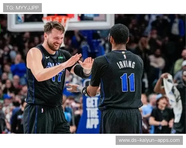 东契奇连环助攻带队逆转：传球艺术在现场的绽放